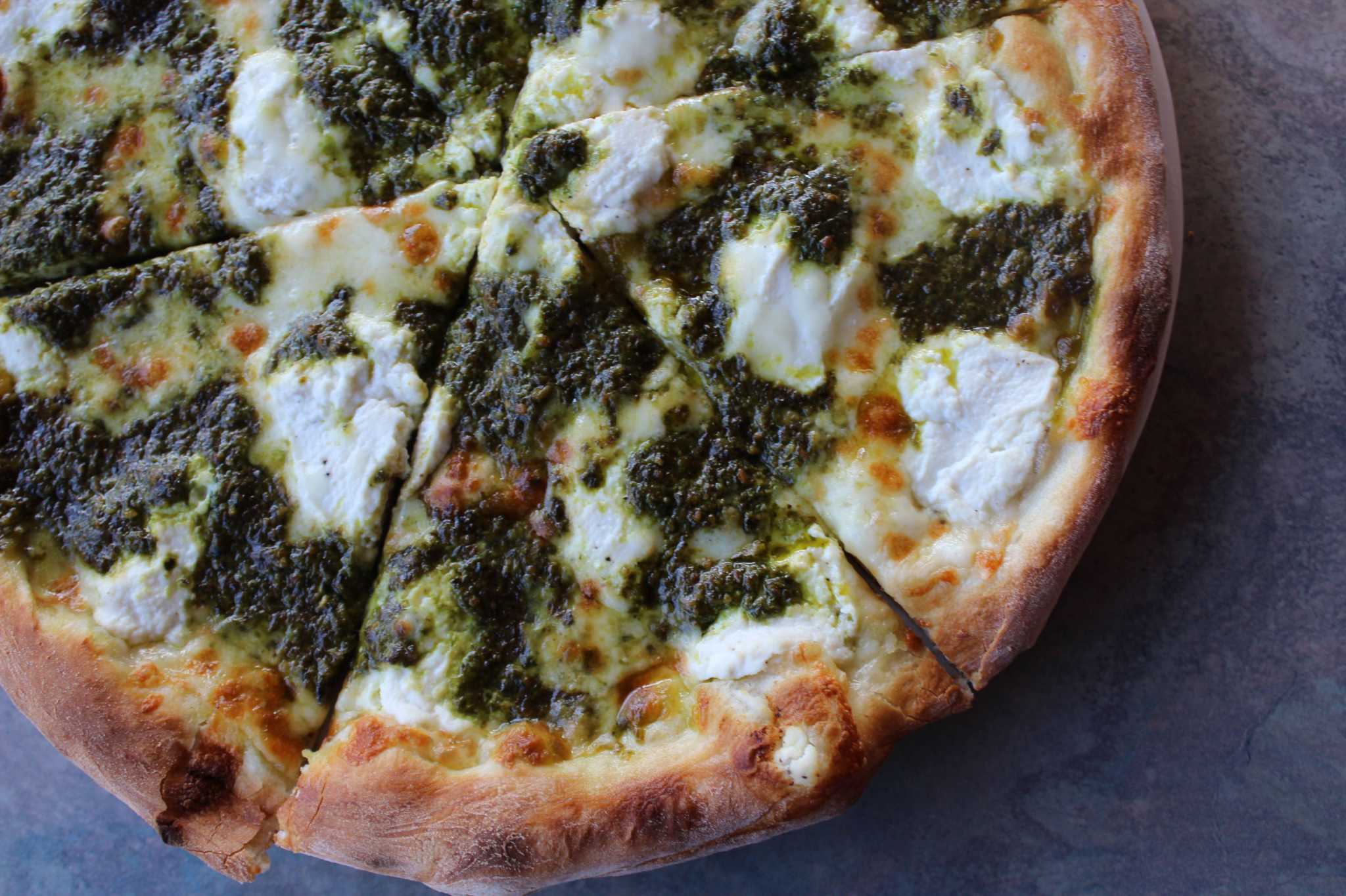 John's Best Pizza in Norwalk è diventata Ponza, un cenno alle radici della famiglia sull'isola italiana