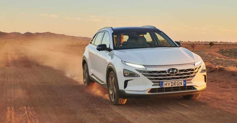 L'auto a idrogeno Hyundai Nexo stabilisce un record per la distanza da Melbourne a Broken Hill, ritorno su rimorchio