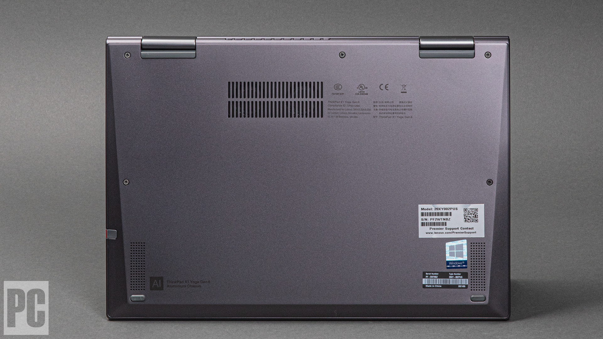 Lenovo ThinkPad X1 Yoga Gen 6 (2021) (lato inferiore)
