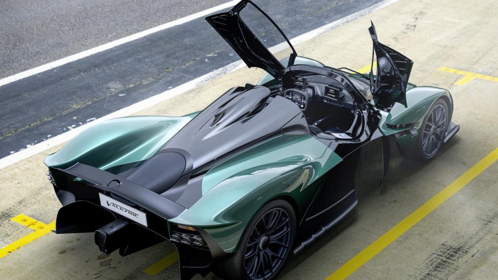 Svelata la nuova Aston Martin Valkyrie Spyder