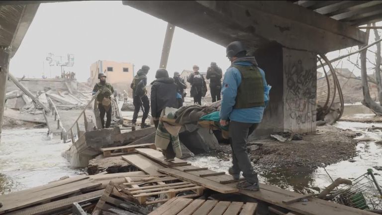 Guerra in Ucraina: cadaveri sparsi a Irbin
