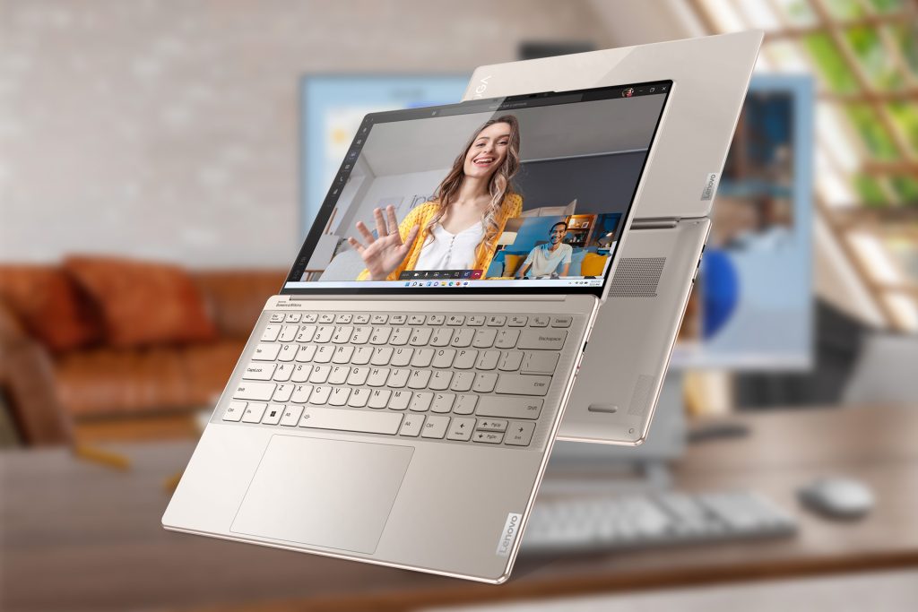 Lenovo presenta la collezione Yoga Slim di settima generazione per creatori di contenuti e lavoratori ibridi allo stesso modo