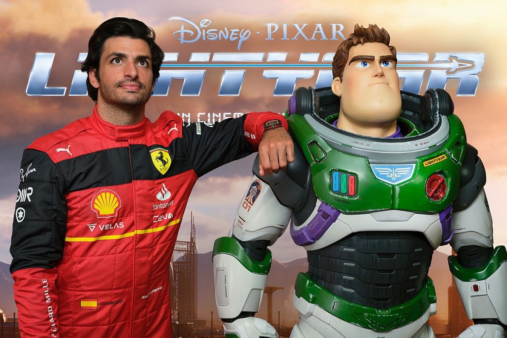 Ferrari F1 Leclerc, Sainz interpreterà i ruoli di Toy Story Lightyear