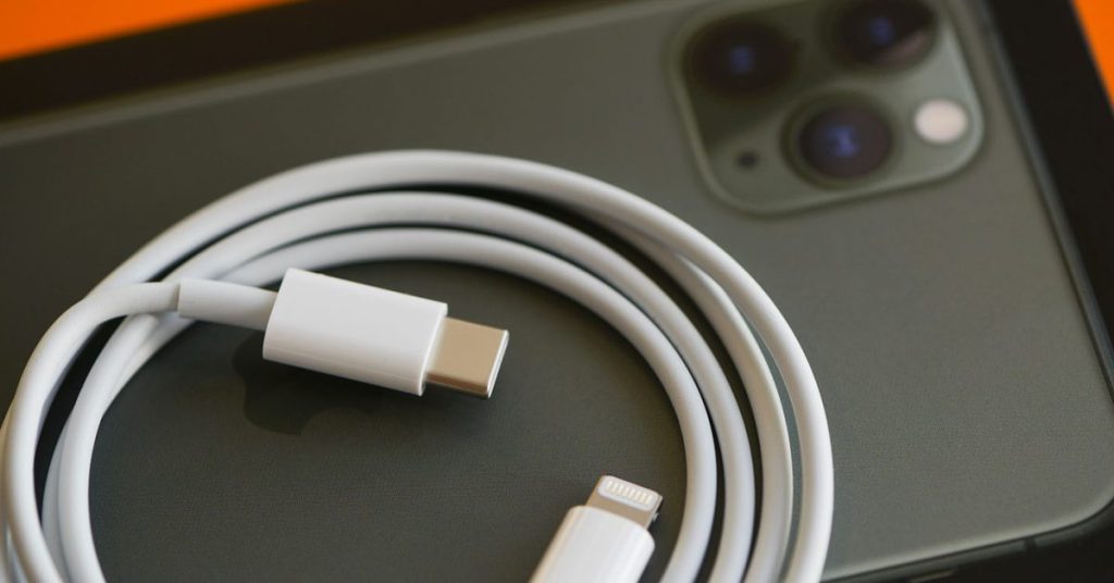 I legislatori dell'UE si preparano a finalizzare la legge sulla porta di ricarica singola poiché si dice che iPhone 15 sostituirà Lightning con USB-C