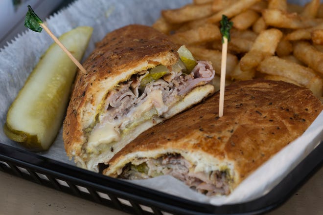 Per molti residenti nell'area di Pensacola, il panino cubano dell'Hub Stacey's è il migliore.